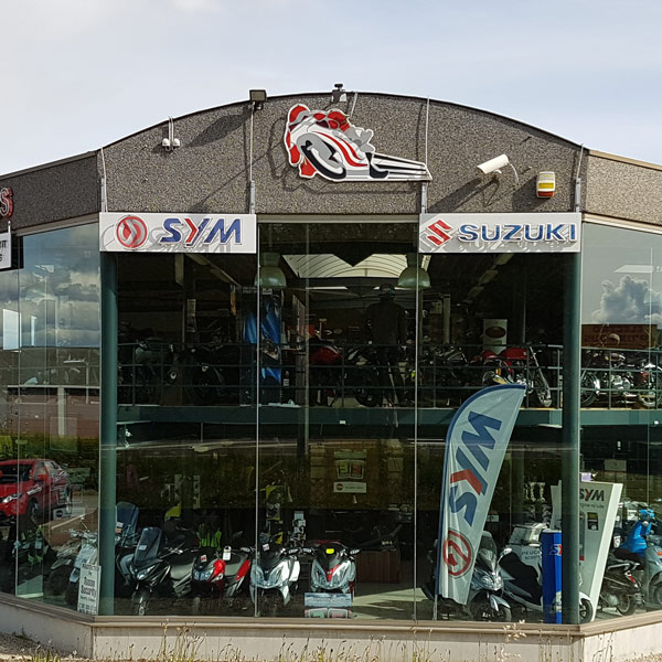 Golden Bikes, votre spécialiste motos à Rebecq - magasin, atelier, banc de puissance - motos - scooters