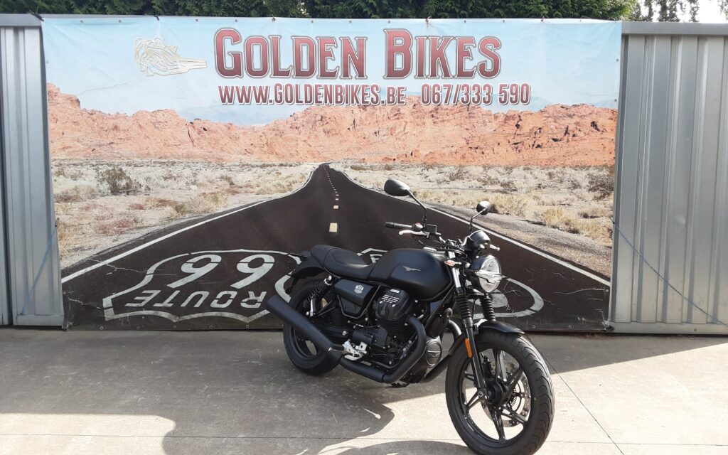 Moto Guzzi V7 Stone en vente chez Golden Bikes